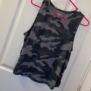 Old Navy Active- Women’s Camo Tank Go-Dry